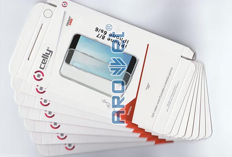 抖圈SP-9022喷码机在手机外包装盒上赋码